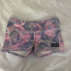 FLEO contour shorts